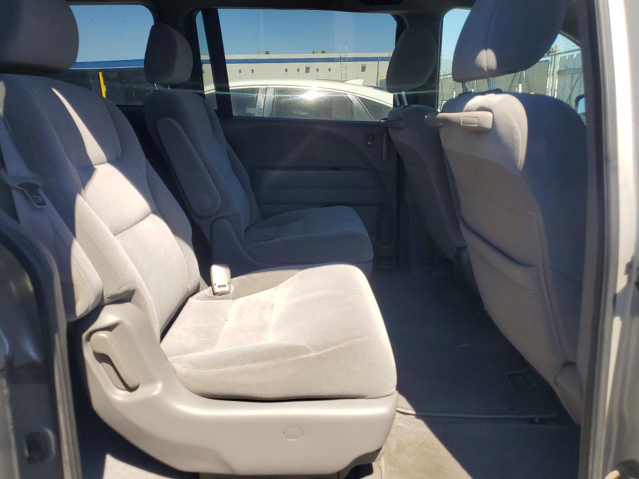 2009 Honda Odyssey Lx Silver vin: 5FNRL38269B028387
