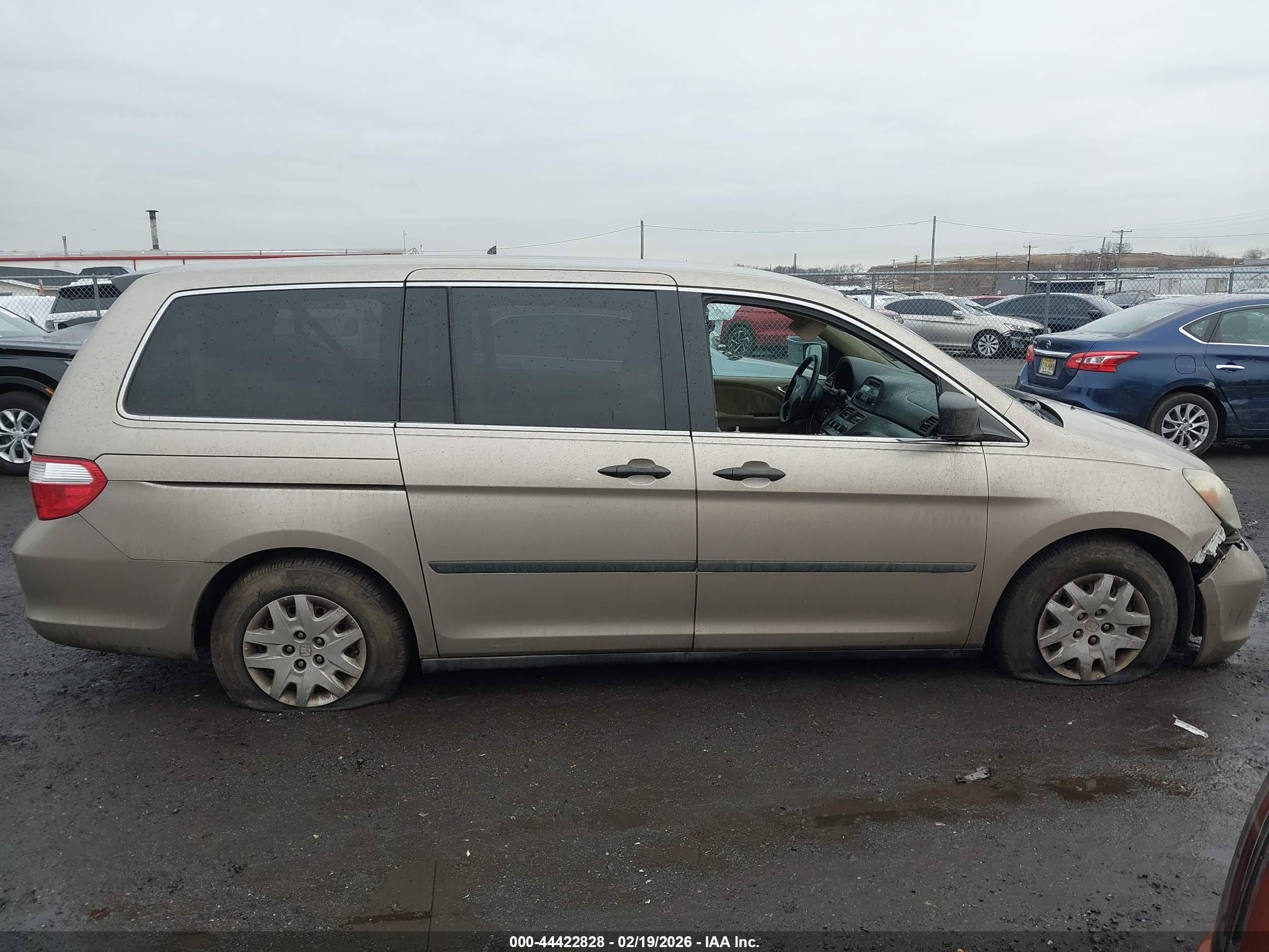 2006 Honda Odyssey Lx Золотой vin: 5FNRL38276B049454
