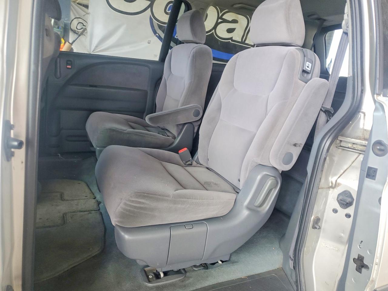 2007 Honda Odyssey Lx Silver vin: 5FNRL38277B048340