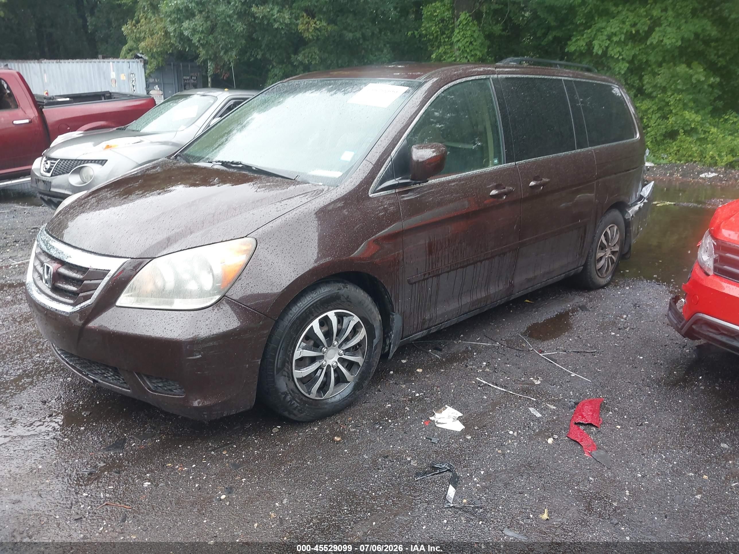 2008 Honda Odyssey Lx Burgundy vin: 5FNRL38278B057752