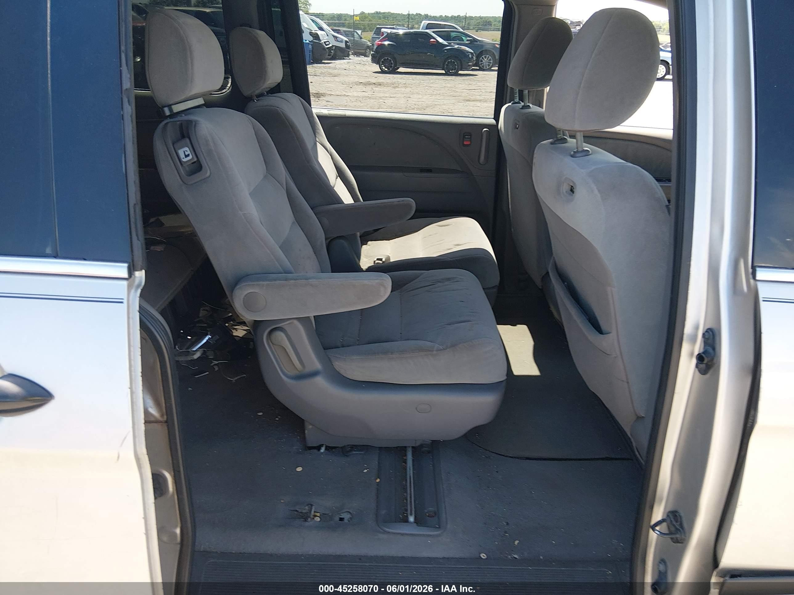2008 Honda Odyssey Lx Серебряный vin: 5FNRL38278B089472