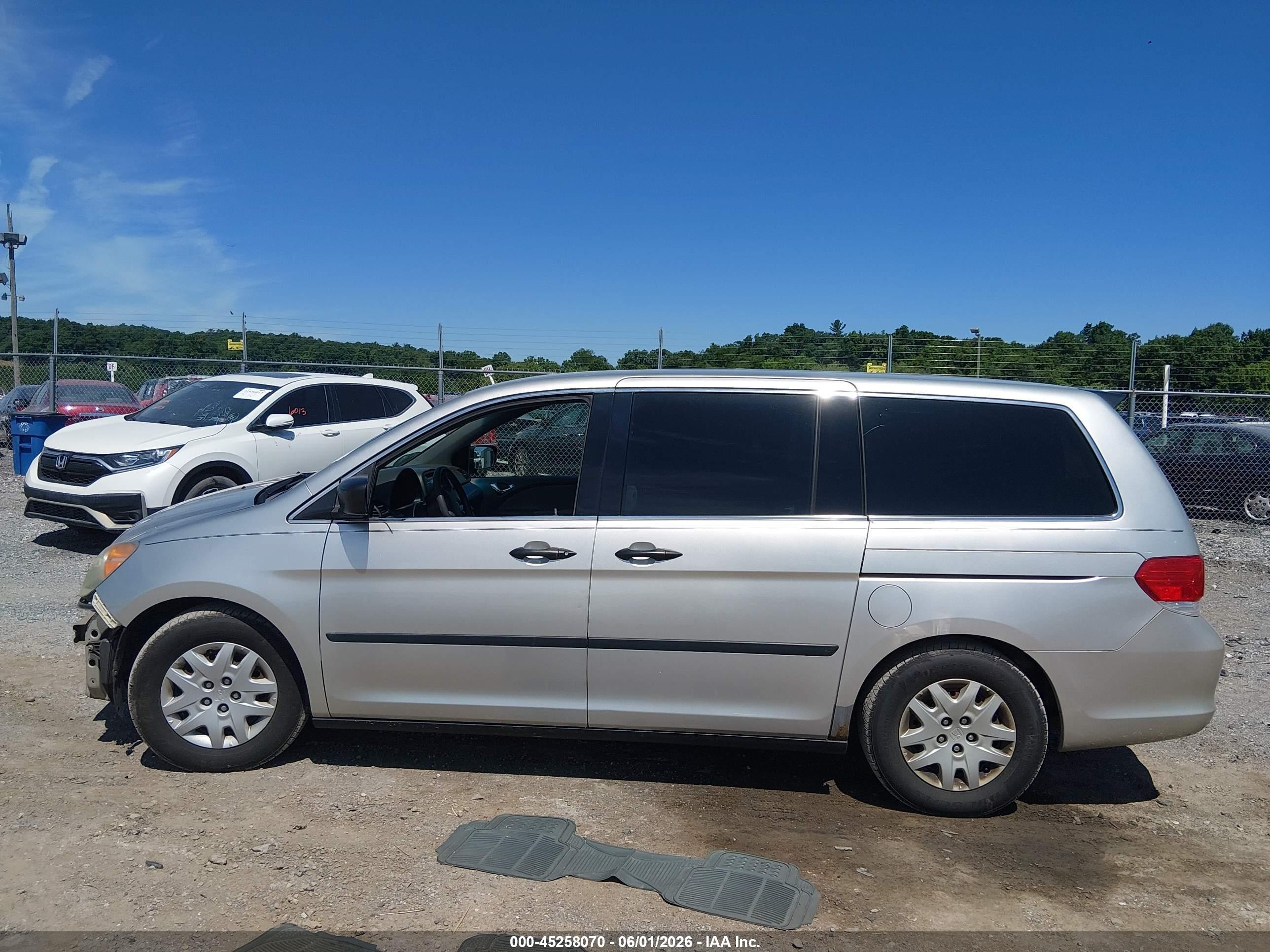 2008 Honda Odyssey Lx Серебряный vin: 5FNRL38278B089472
