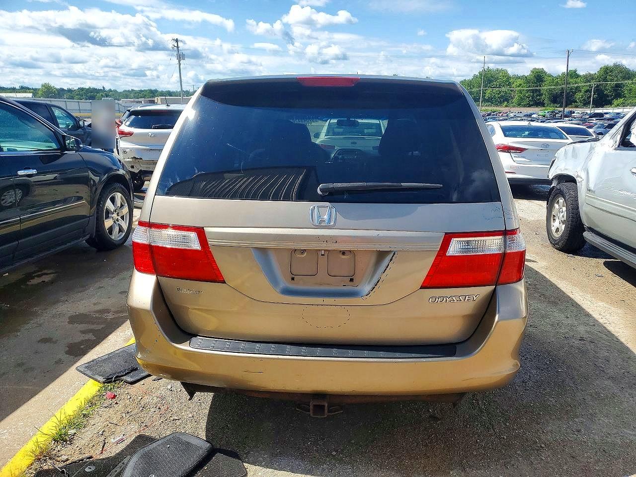 2005 Honda Odyssey Lx Tan vin: 5FNRL38285B099438