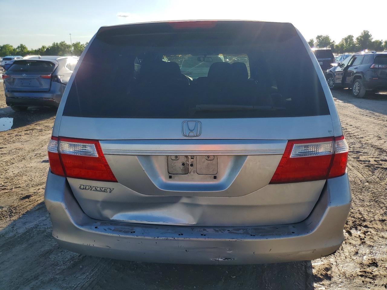 2007 Honda Odyssey Lx Silver vin: 5FNRL38287B077118