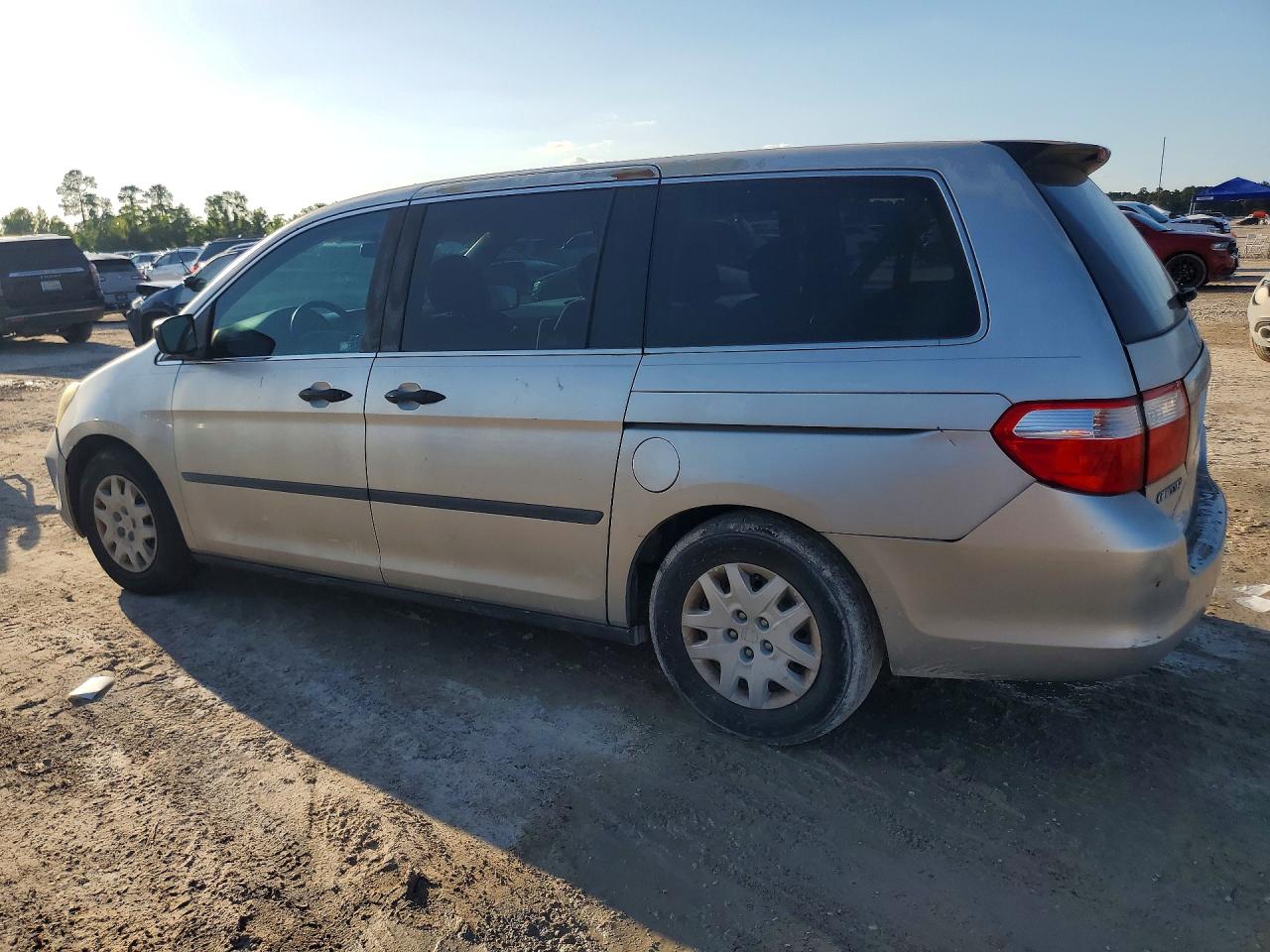 2007 Honda Odyssey Lx Silver vin: 5FNRL38287B077118