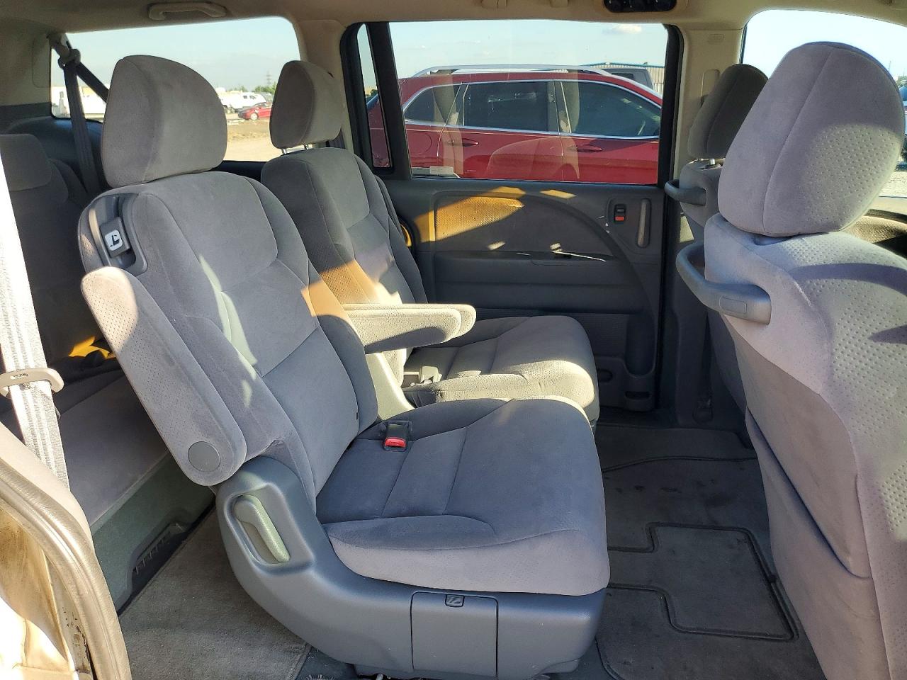2007 Honda Odyssey Lx Silver vin: 5FNRL38287B077118