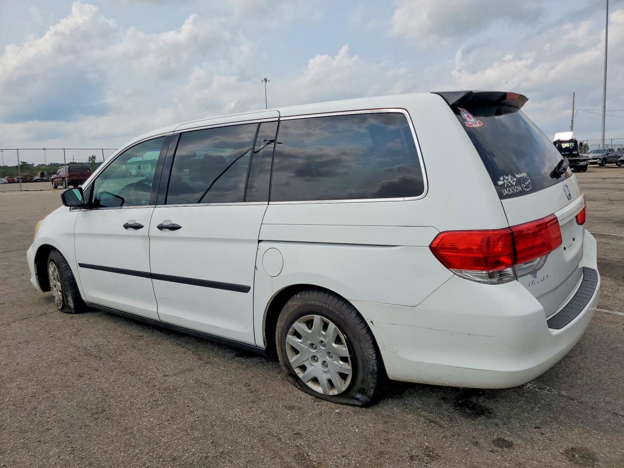 2008 Honda Odyssey Lx White vin: 5FNRL38288B042239
