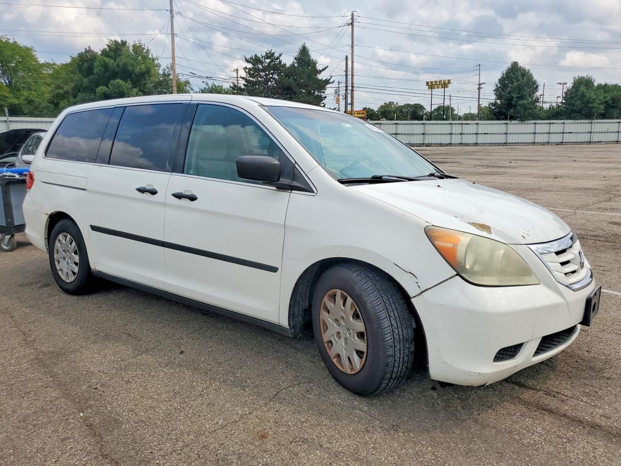 2008 Honda Odyssey Lx White vin: 5FNRL38288B042239
