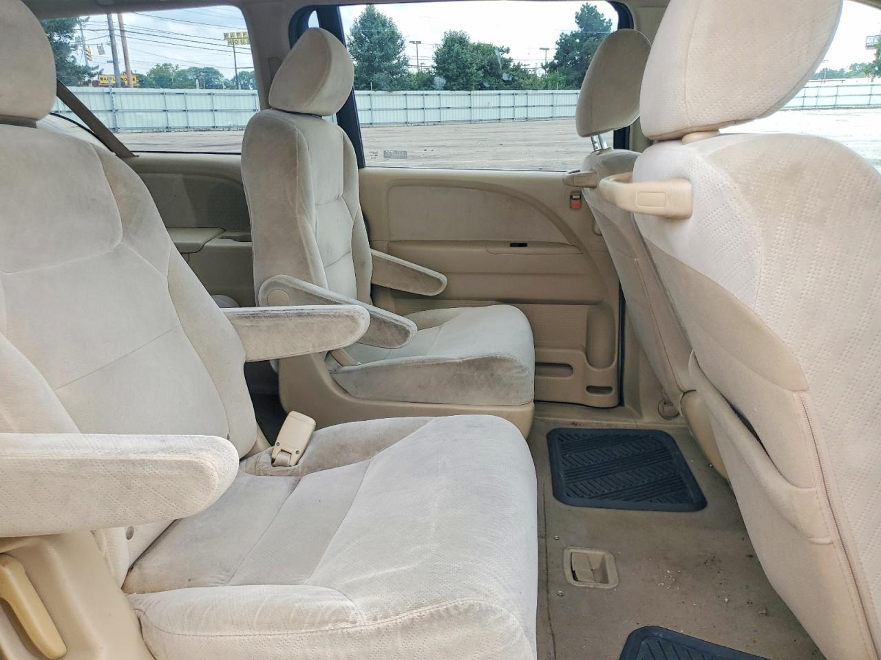 2008 Honda Odyssey Lx White vin: 5FNRL38288B042239