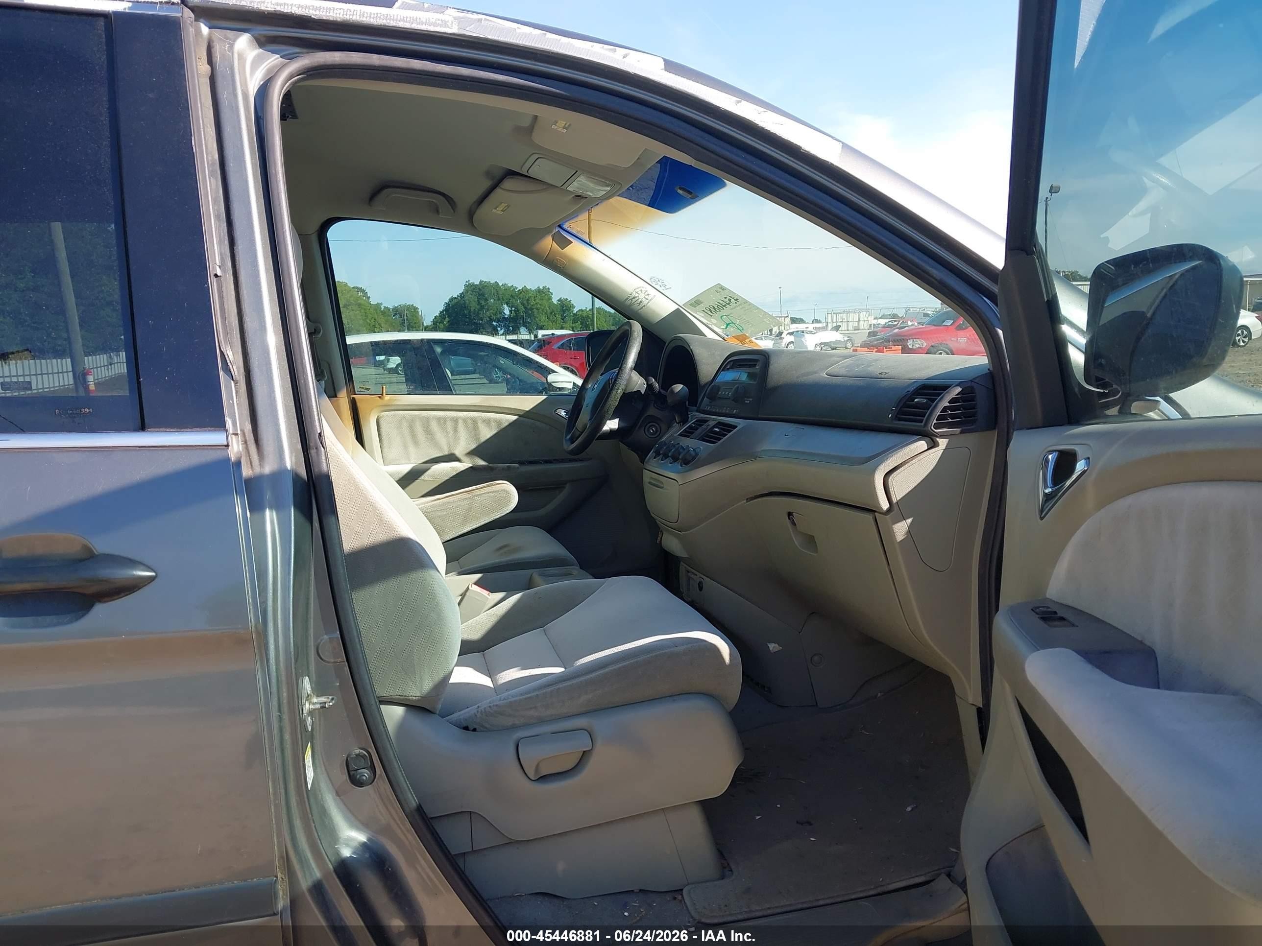 2008 Honda Odyssey Lx Gray vin: 5FNRL38288B076035