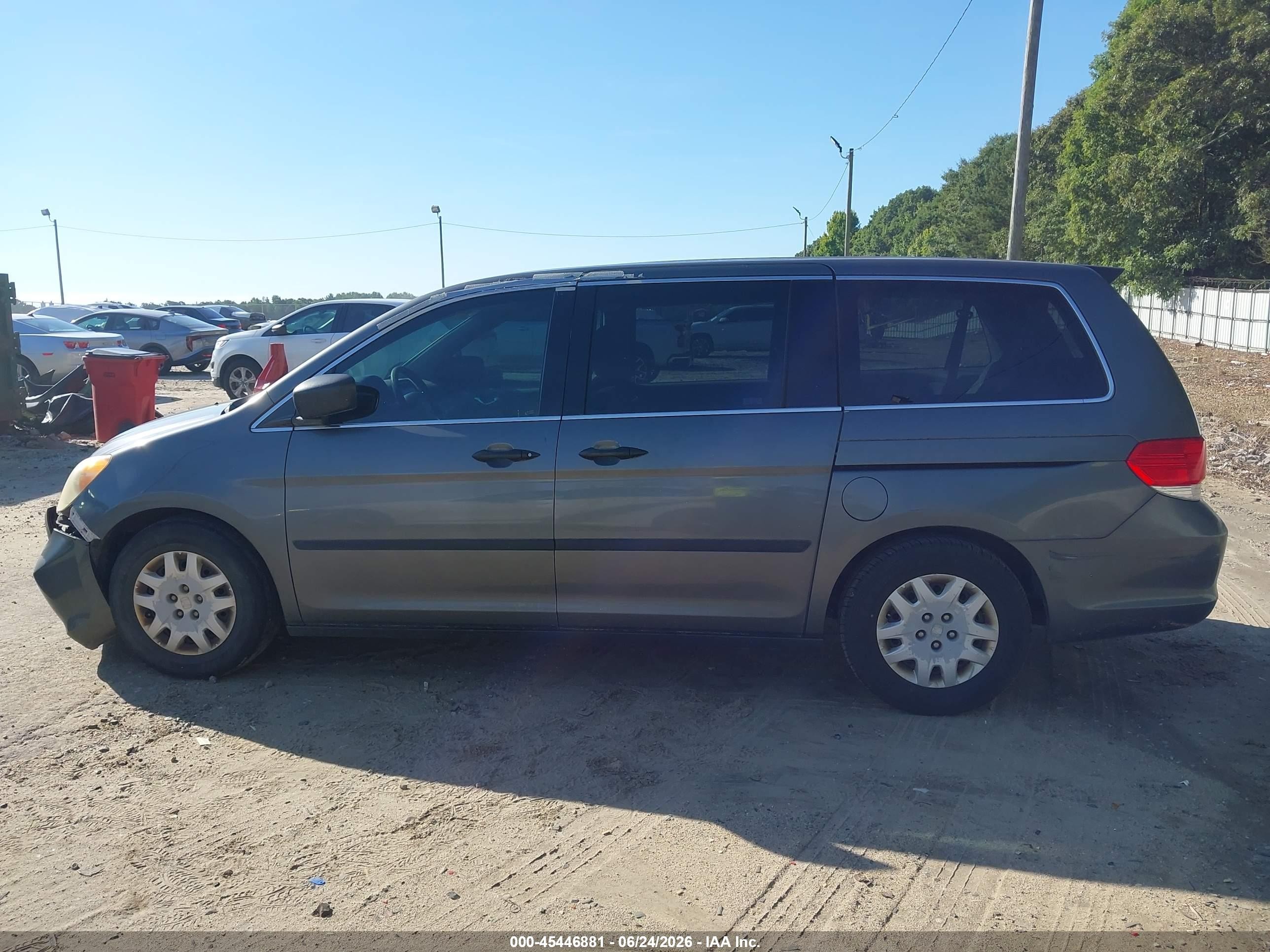 2008 Honda Odyssey Lx Gray vin: 5FNRL38288B076035