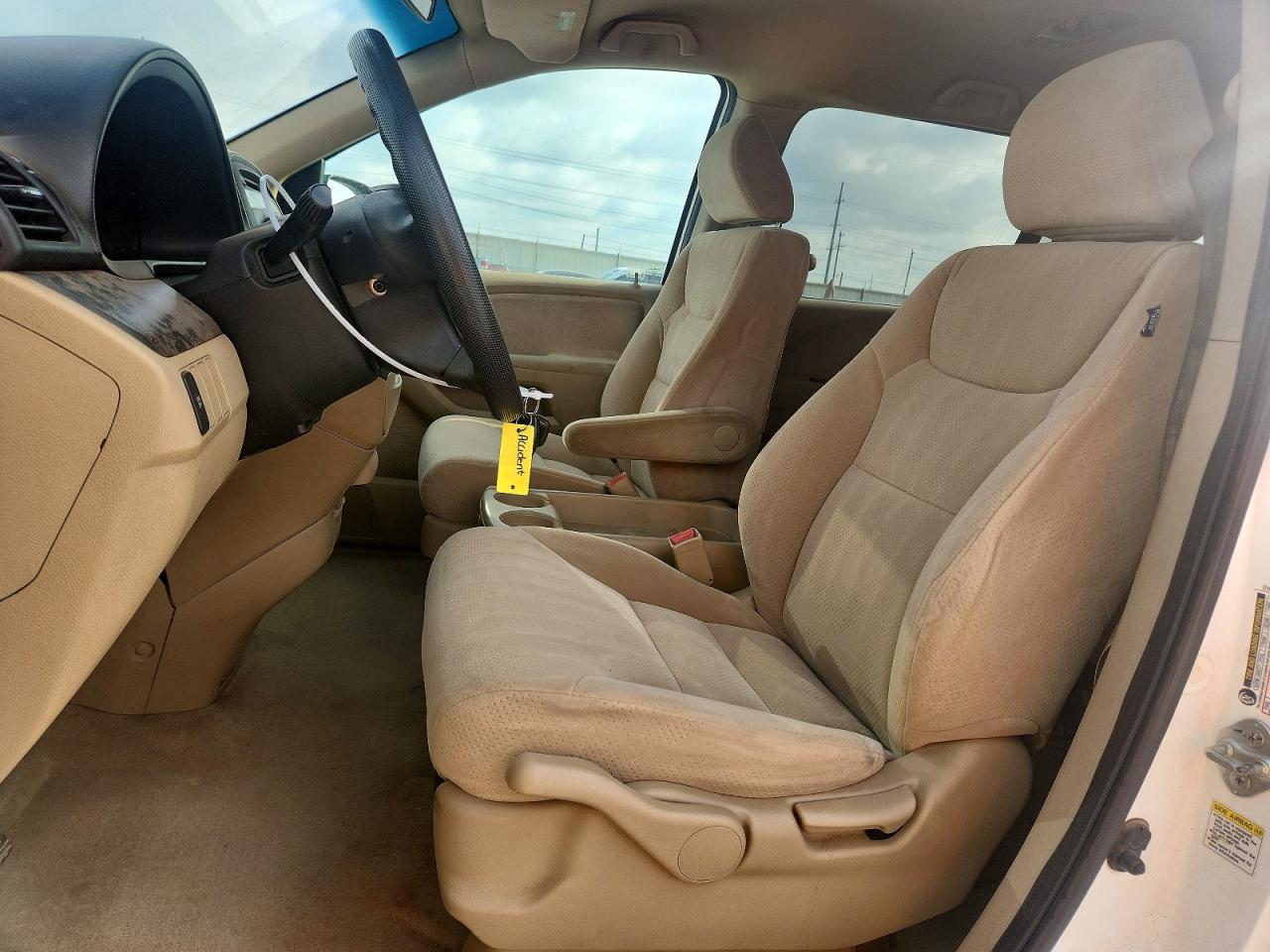 2007 Honda Odyssey Lx White vin: 5FNRL38297B004680