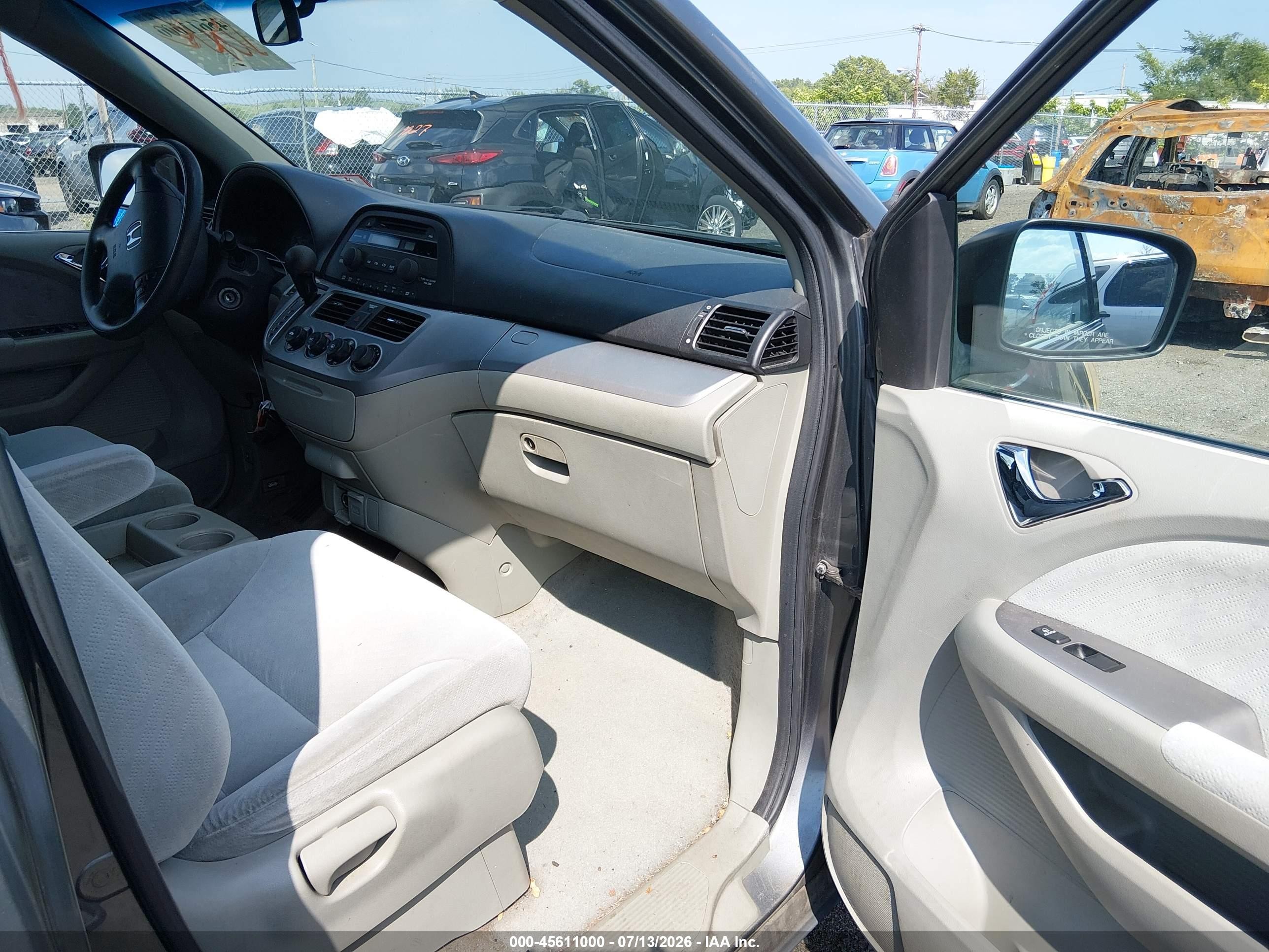 2008 Honda Odyssey Lx Серый vin: 5FNRL38298B069305