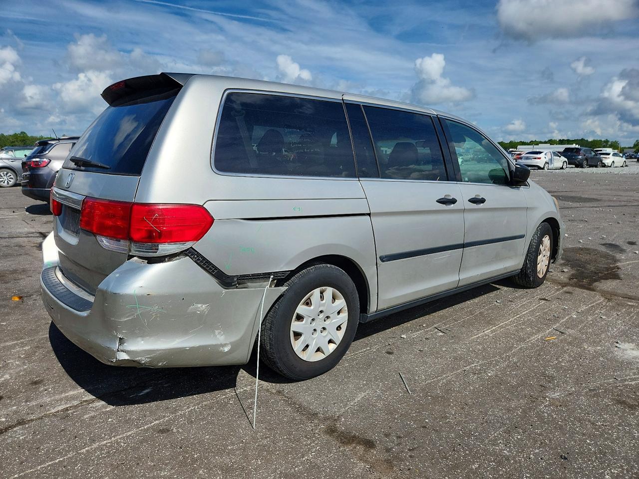 2008 Honda Odyssey Lx Silver vin: 5FNRL38298B111441