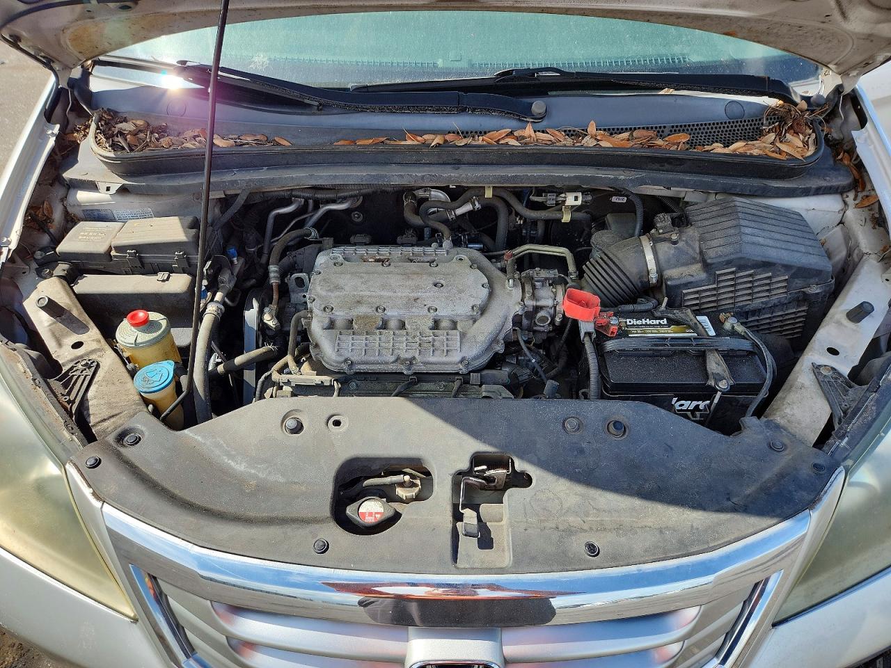 2008 Honda Odyssey Lx Silver vin: 5FNRL38298B111441