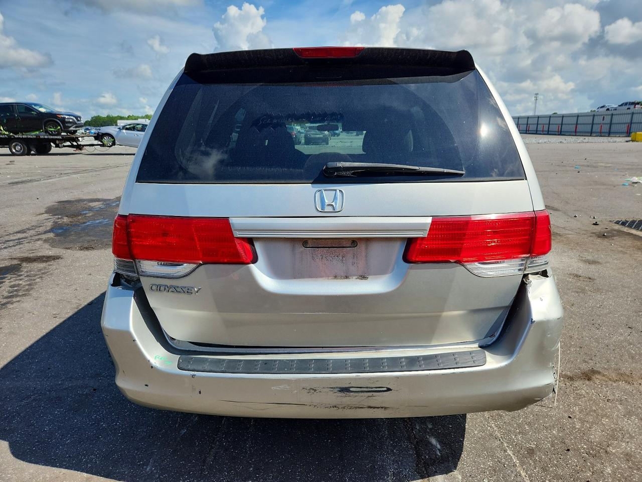 2008 Honda Odyssey Lx Silver vin: 5FNRL38298B111441
