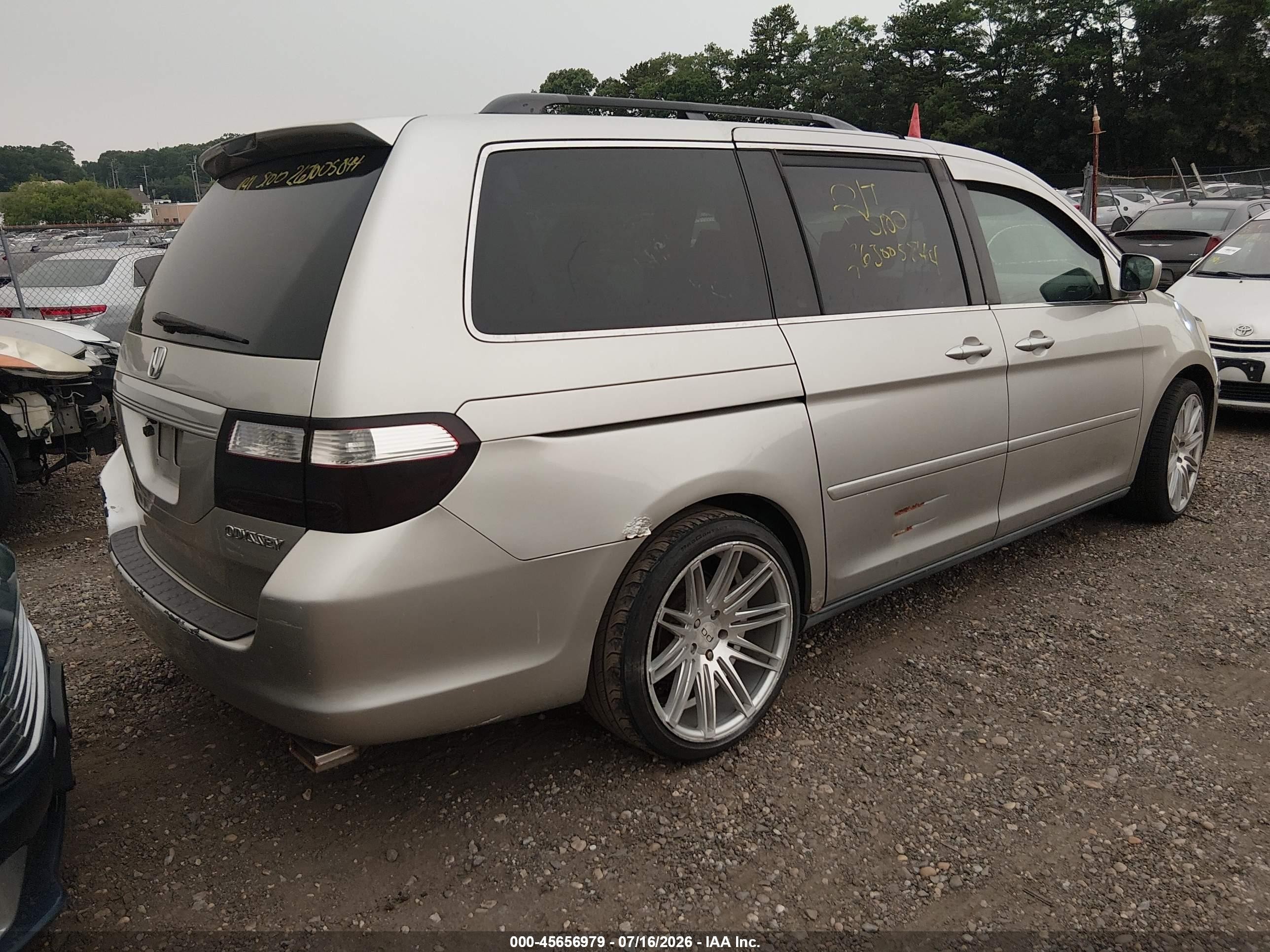 2005 Honda Odyssey Lx Gold vin: 5FNRL382X5B086870