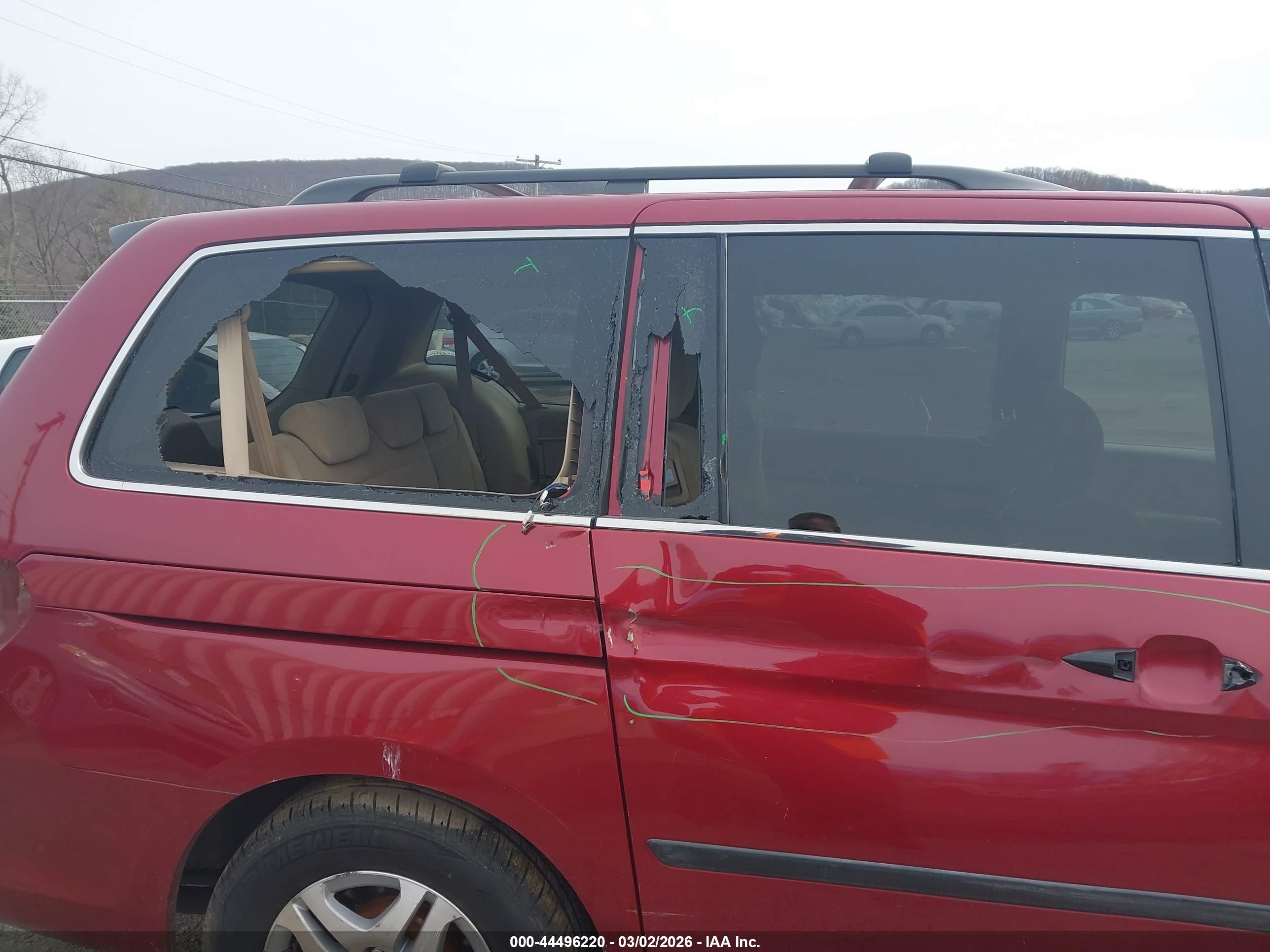 2006 Honda Odyssey Lx Red vin: 5FNRL382X6B061856