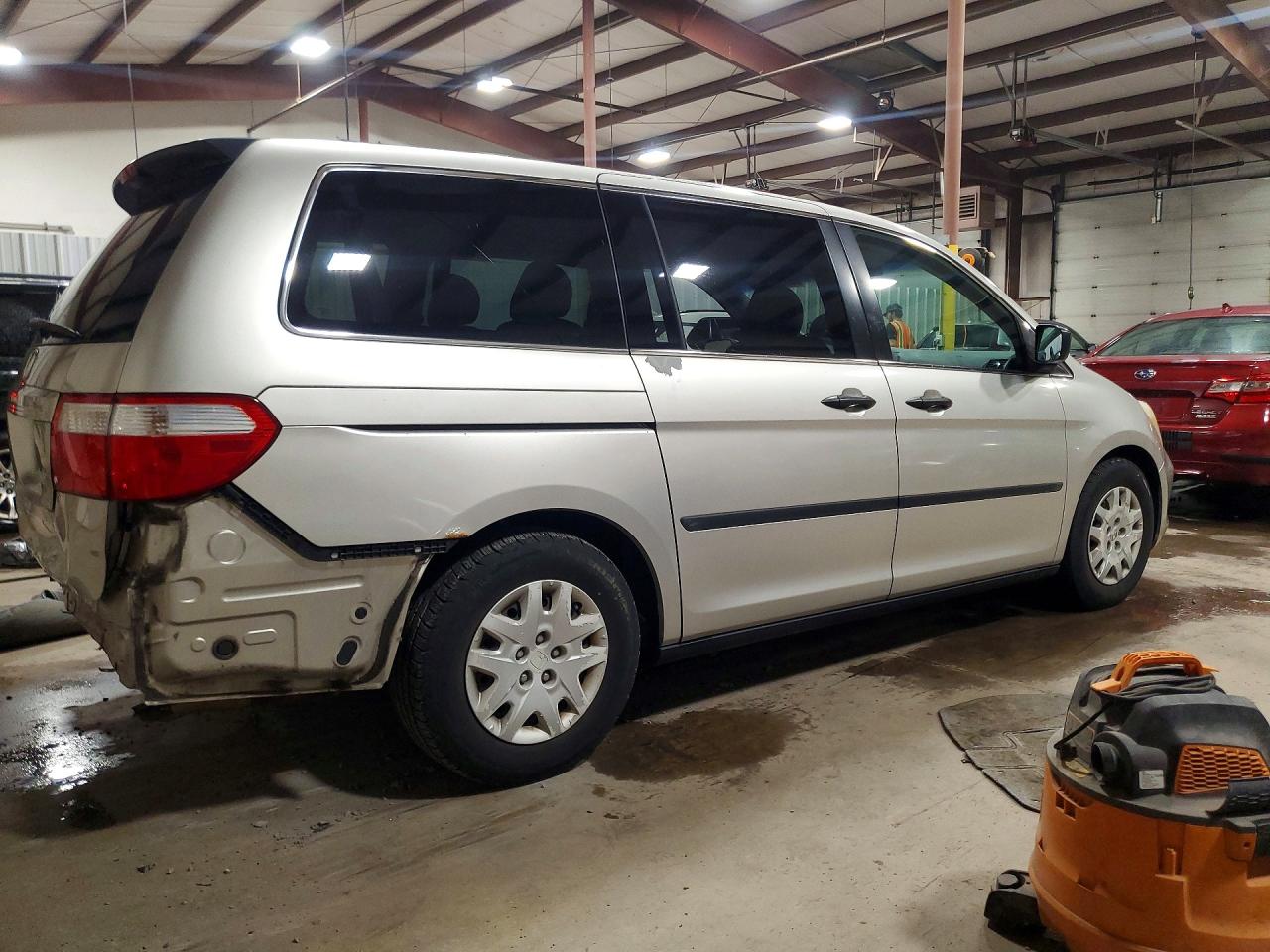 2007 Honda Odyssey Lx Silver vin: 5FNRL382X7B142986