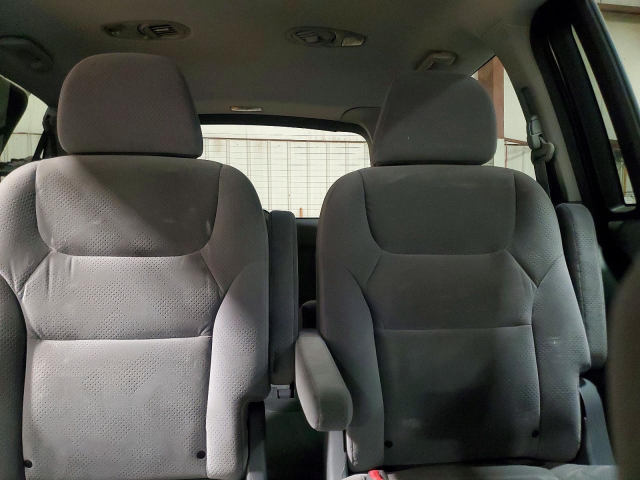 2007 Honda Odyssey Lx Silver vin: 5FNRL382X7B142986