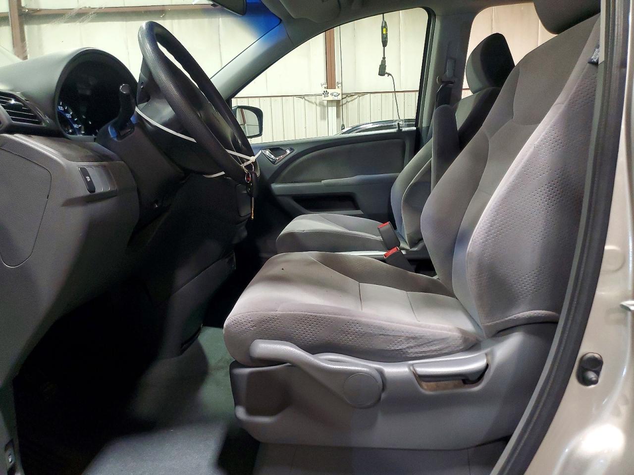 2007 Honda Odyssey Lx Silver vin: 5FNRL382X7B142986