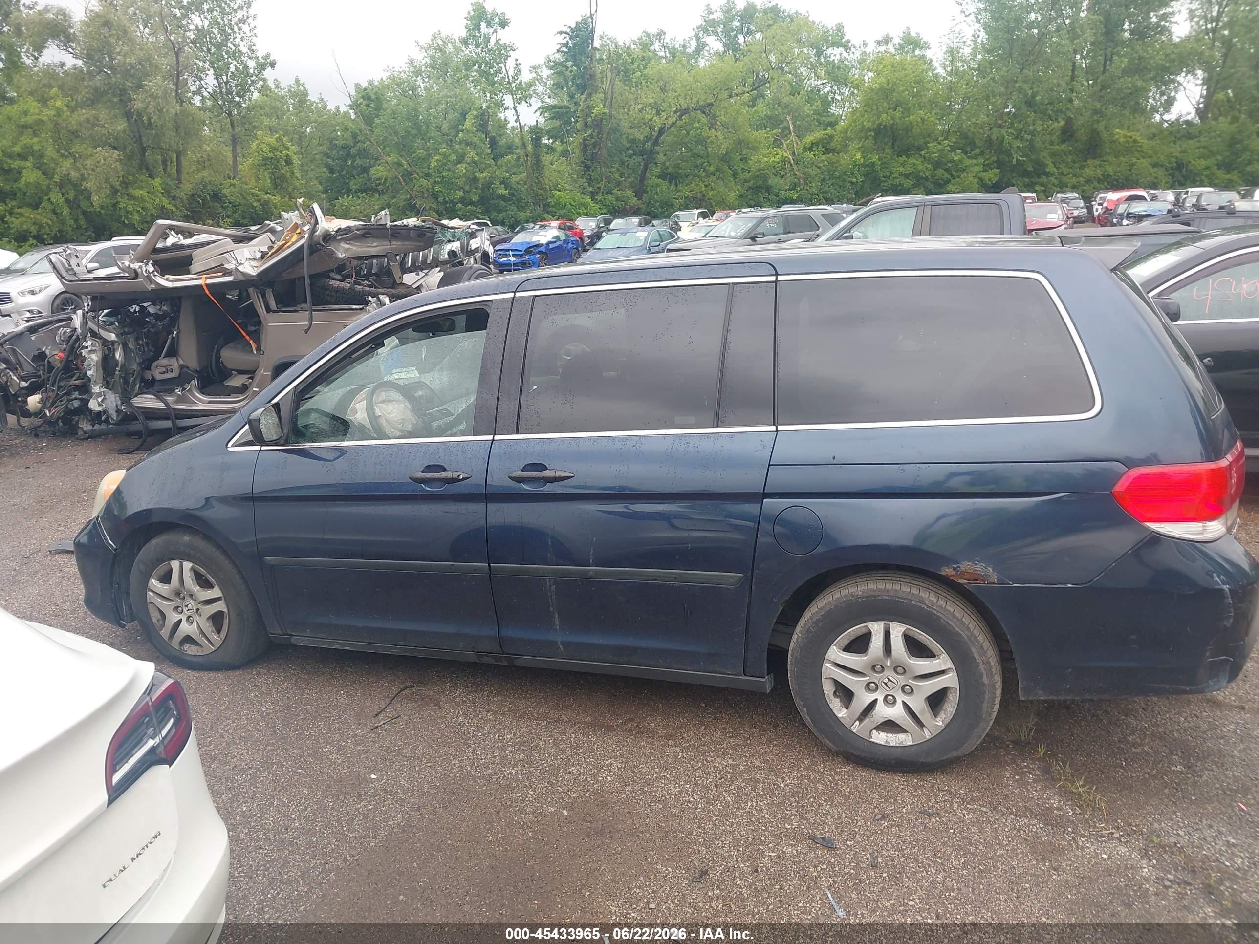 2009 Honda Odyssey Lx Black vin: 5FNRL382X9B023127