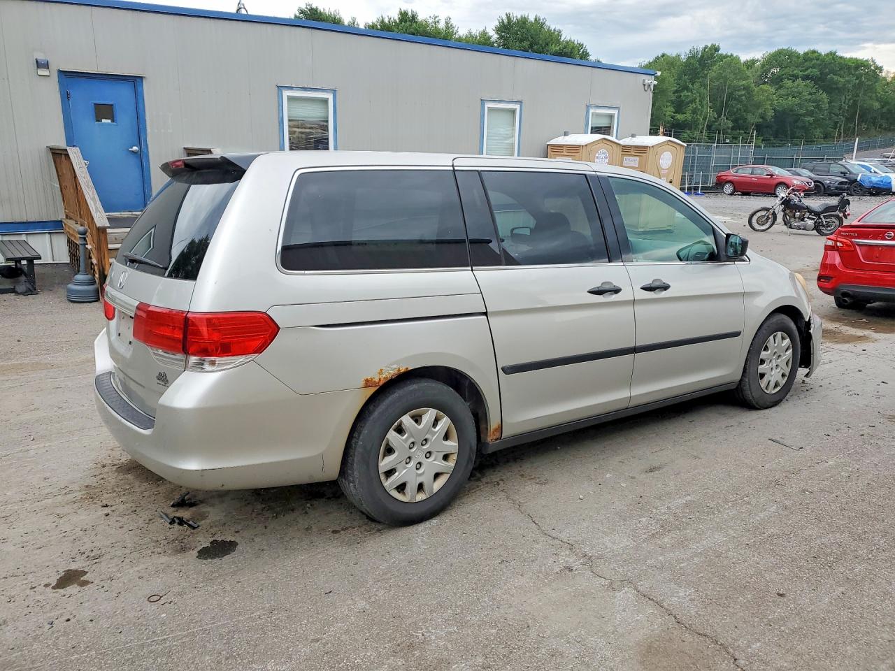 2009 Honda Odyssey Lx Silver vin: 5FNRL382X9B026061