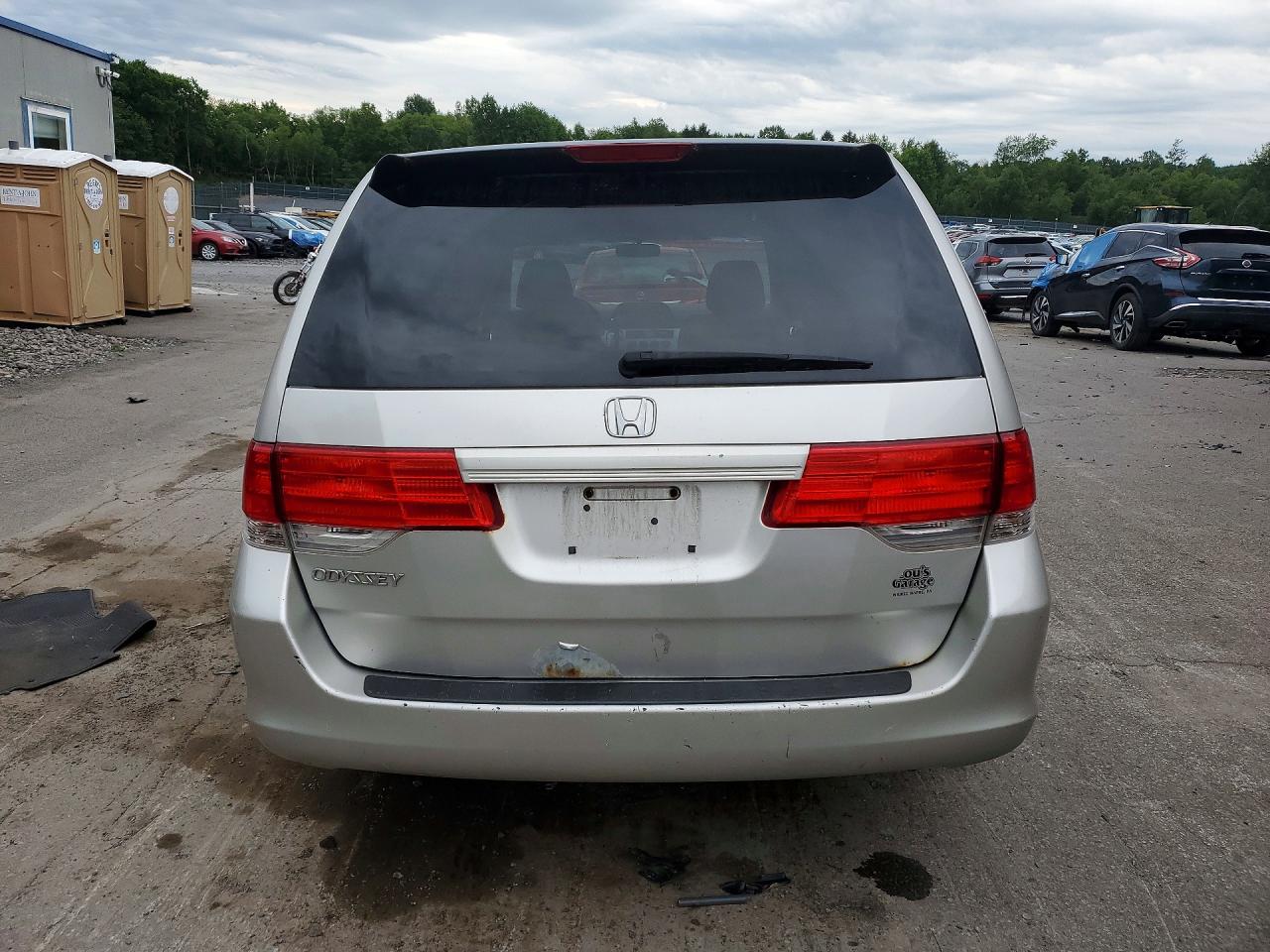 2009 Honda Odyssey Lx Silver vin: 5FNRL382X9B026061