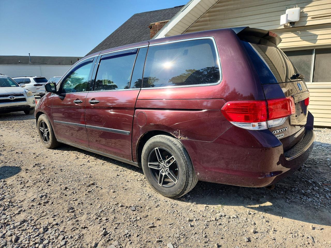 2009 Honda Odyssey Lx Burgundy vin: 5FNRL382X9B044995