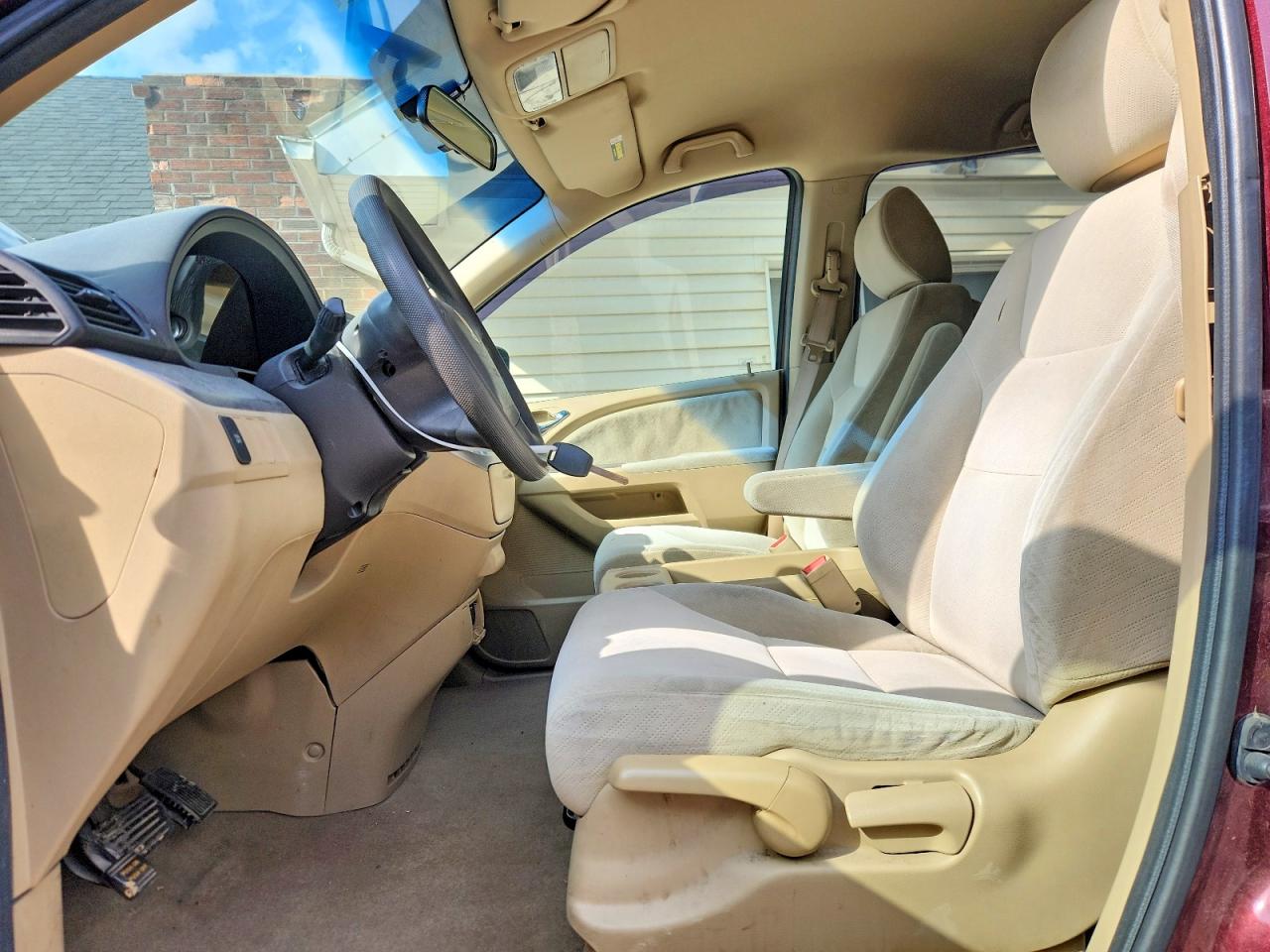 2009 Honda Odyssey Lx Burgundy vin: 5FNRL382X9B044995