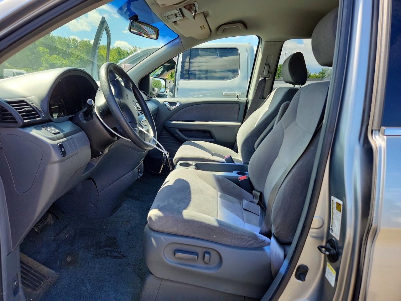 2006 Honda Odyssey Ex Silver vin: 5FNRL38406B069174