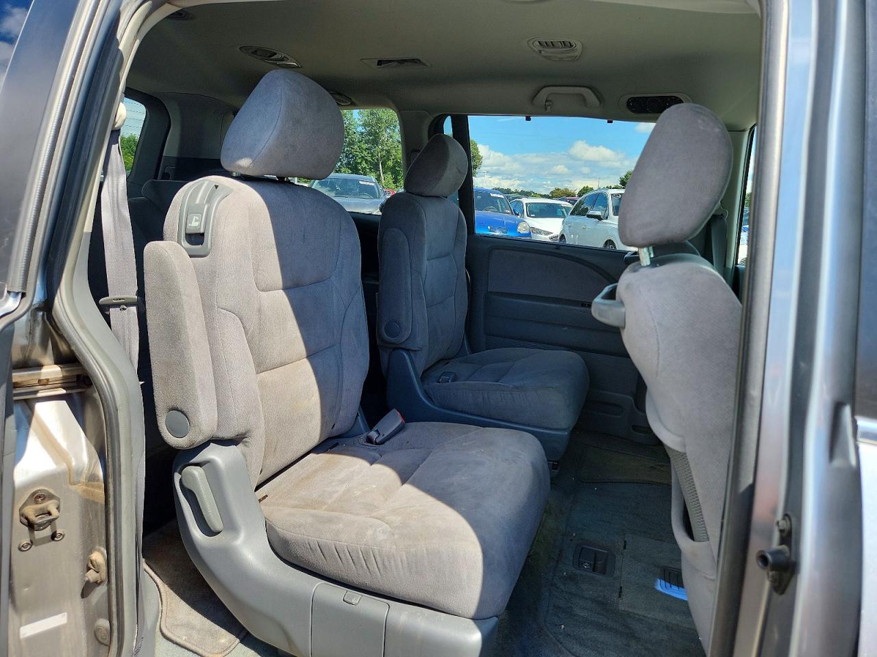 2006 Honda Odyssey Ex Silver vin: 5FNRL38406B069174