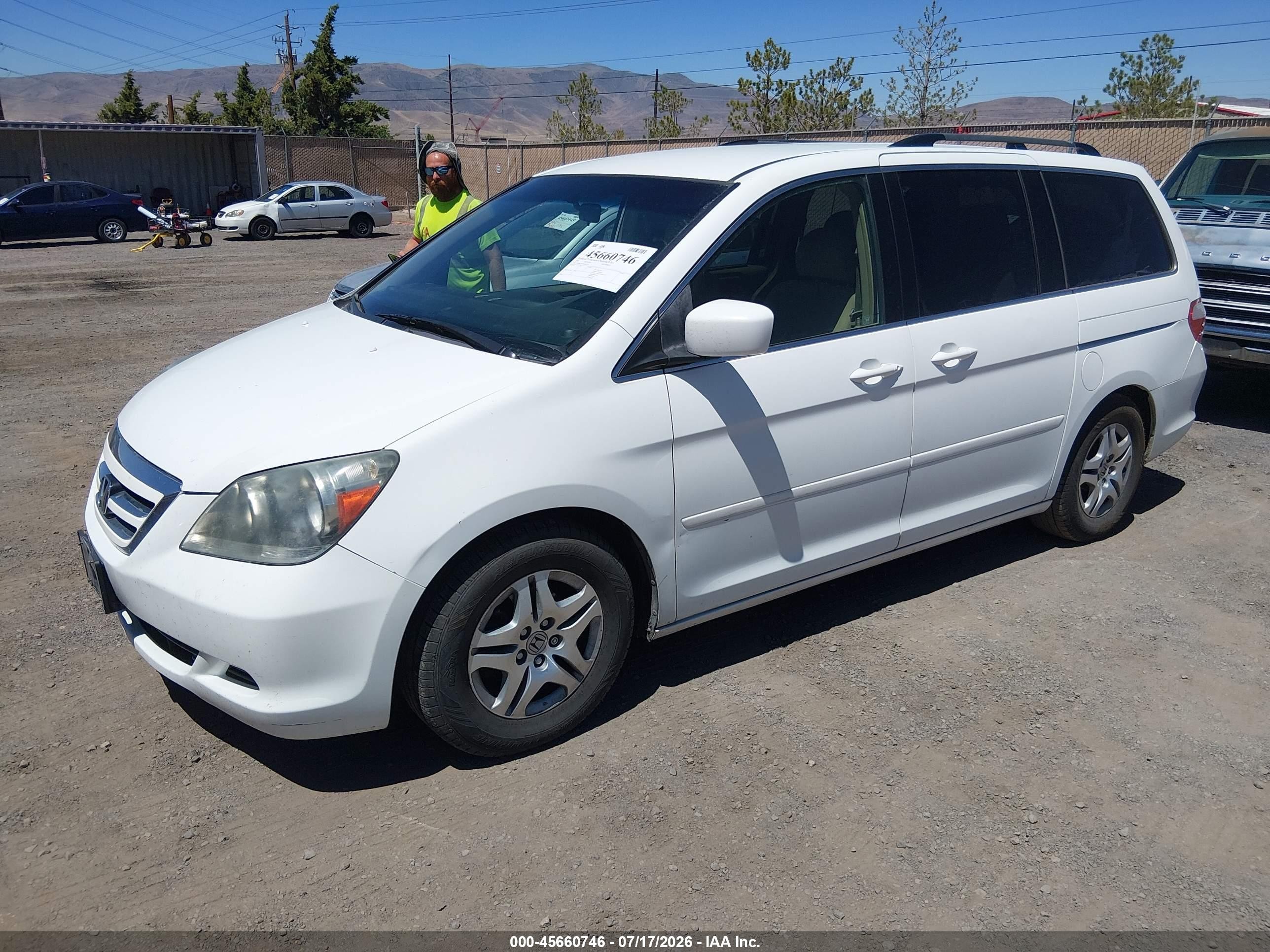 2006 Honda Odyssey Ex White vin: 5FNRL38406B407771