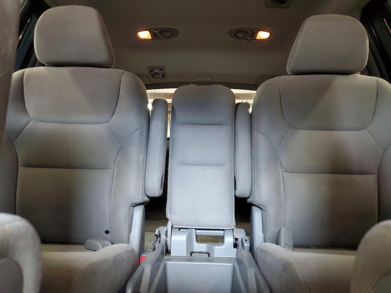 2009 Honda Odyssey Ex Silver vin: 5FNRL38409B050161