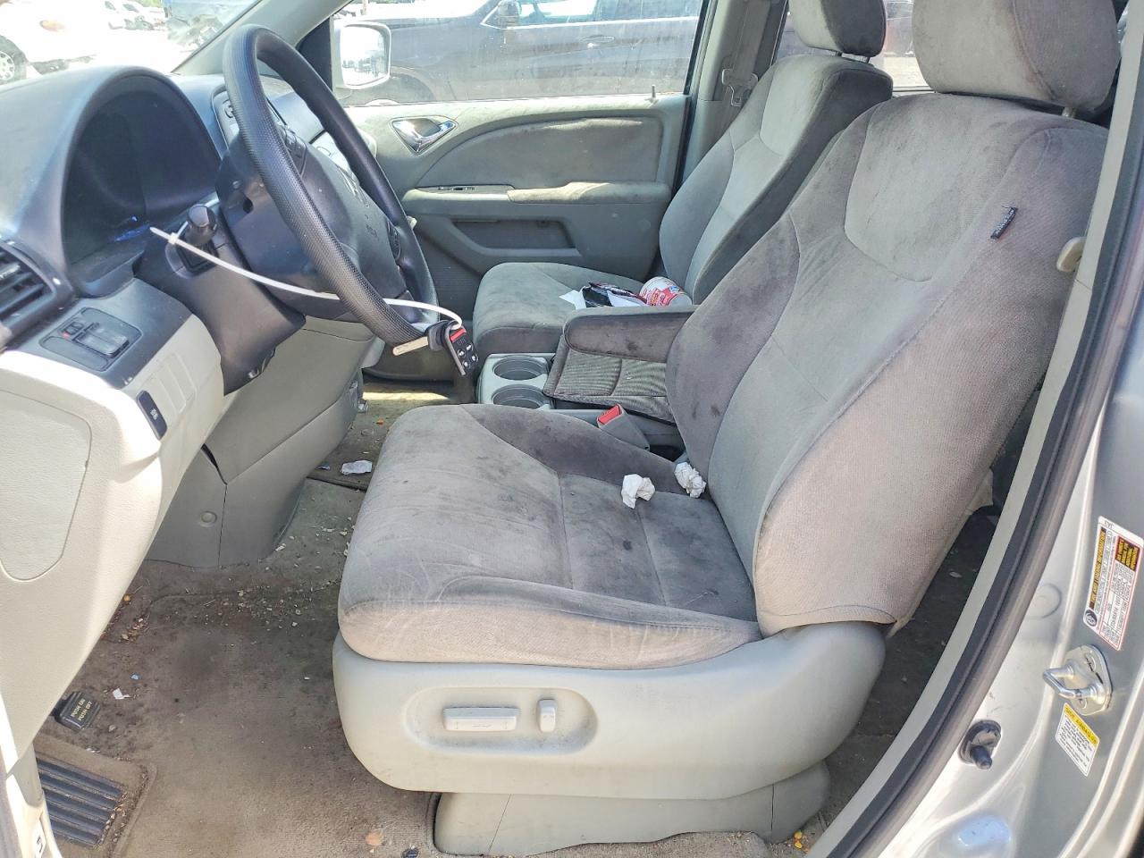 2007 Honda Odyssey Silver vin: 5FNRL38417B012760