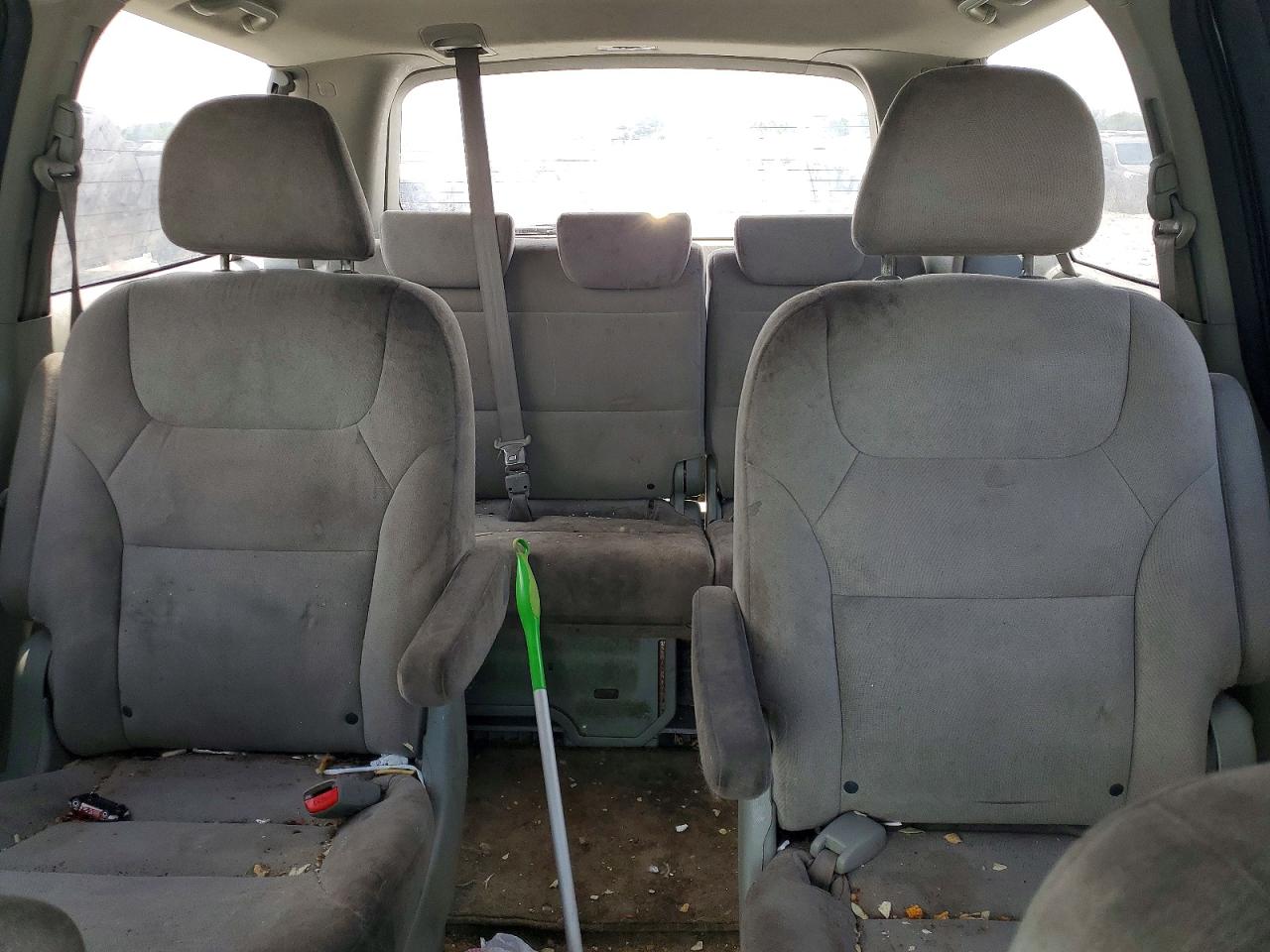 2007 Honda Odyssey Silver vin: 5FNRL38417B012760