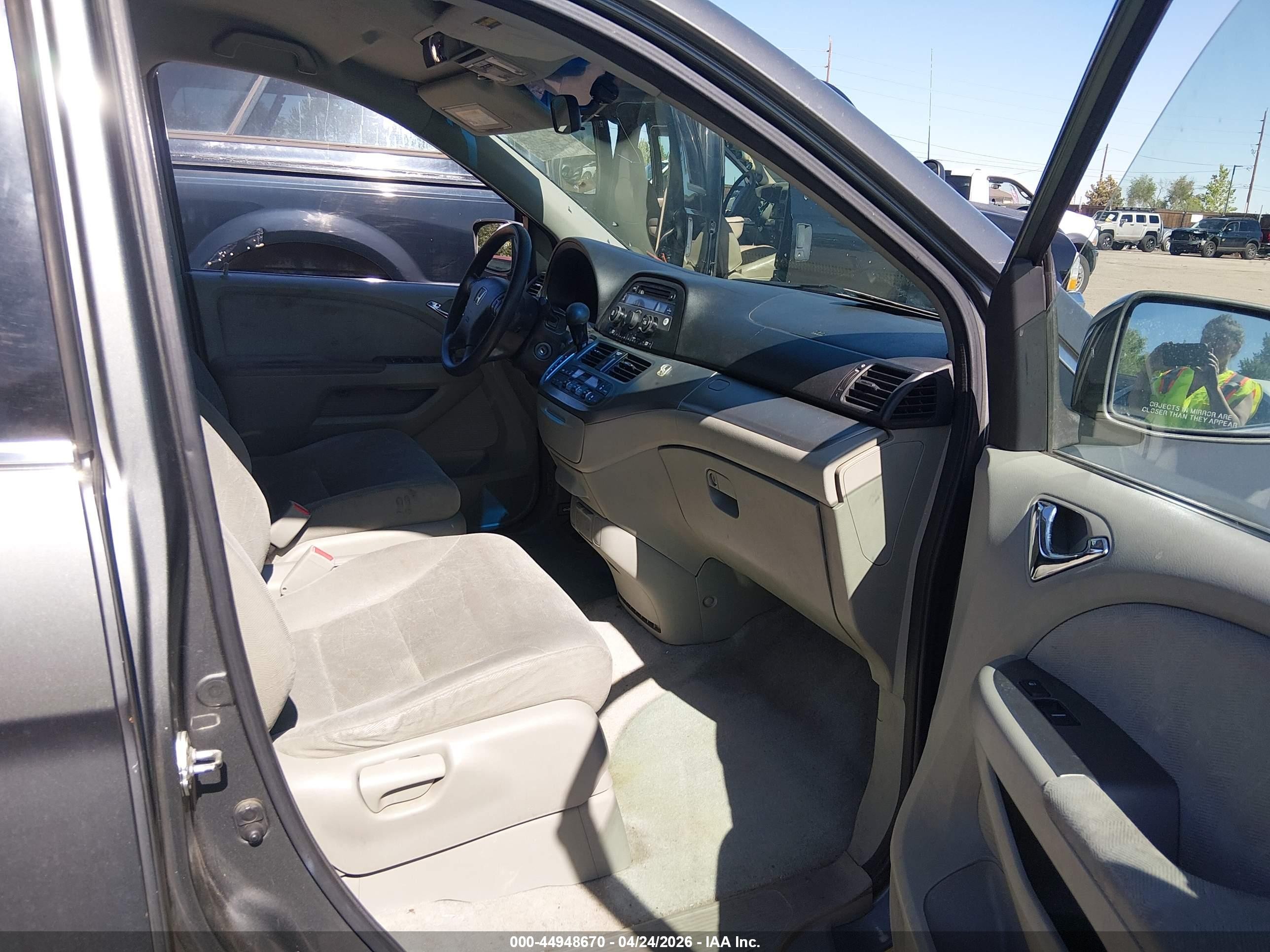 2008 Honda Odyssey Ex Gray vin: 5FNRL38418B020956