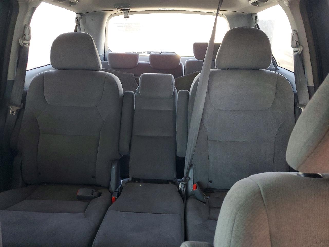 2006 Honda Odyssey Ex Silver vin: 5FNRL38426B409330