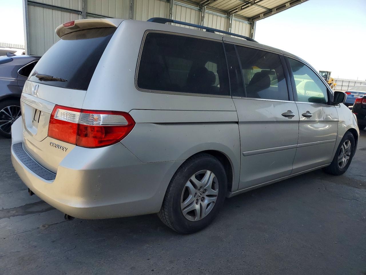 2006 Honda Odyssey Ex Silver vin: 5FNRL38426B409330
