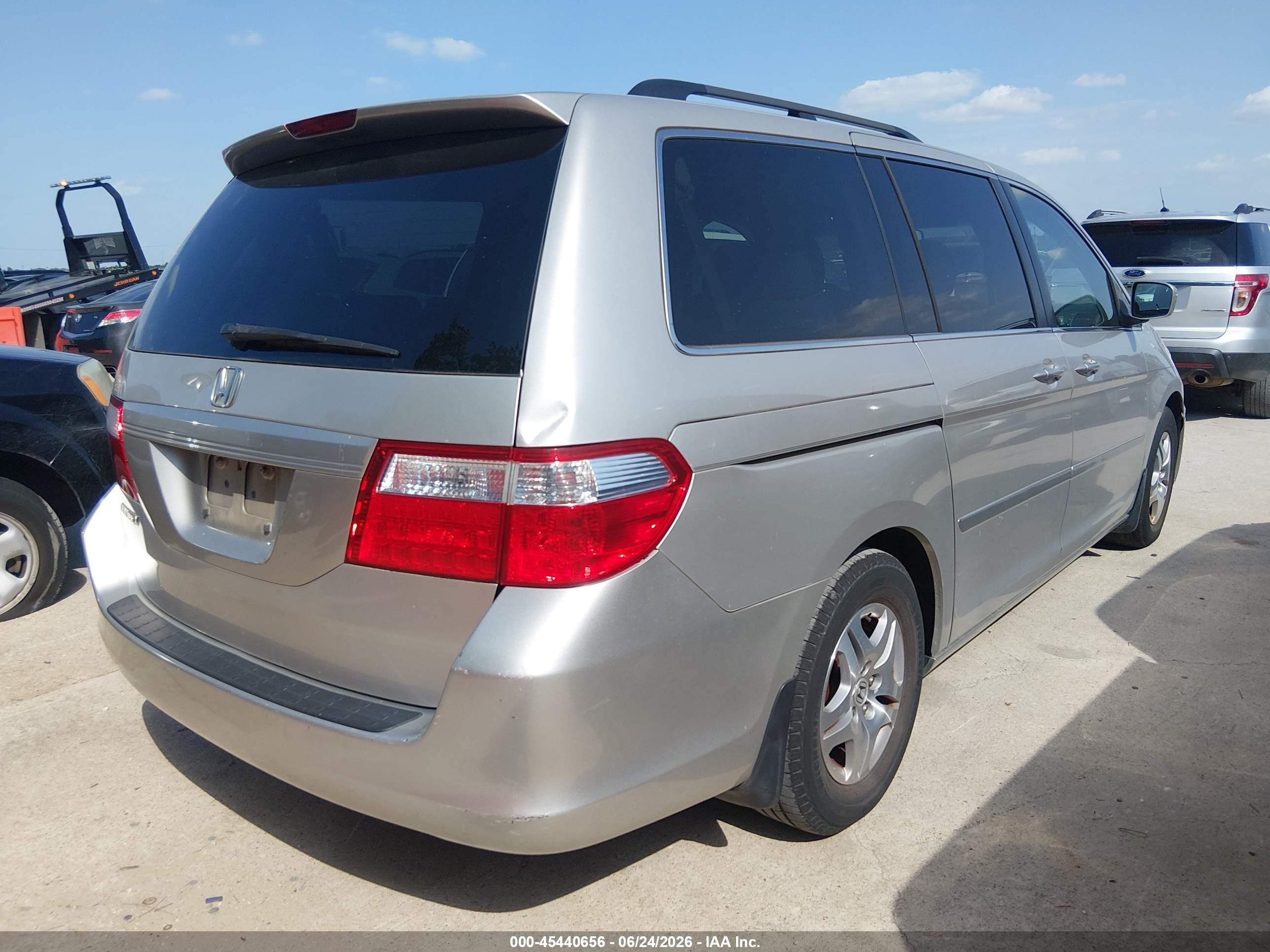 2007 Honda Odyssey Ex Silver vin: 5FNRL38427B045170