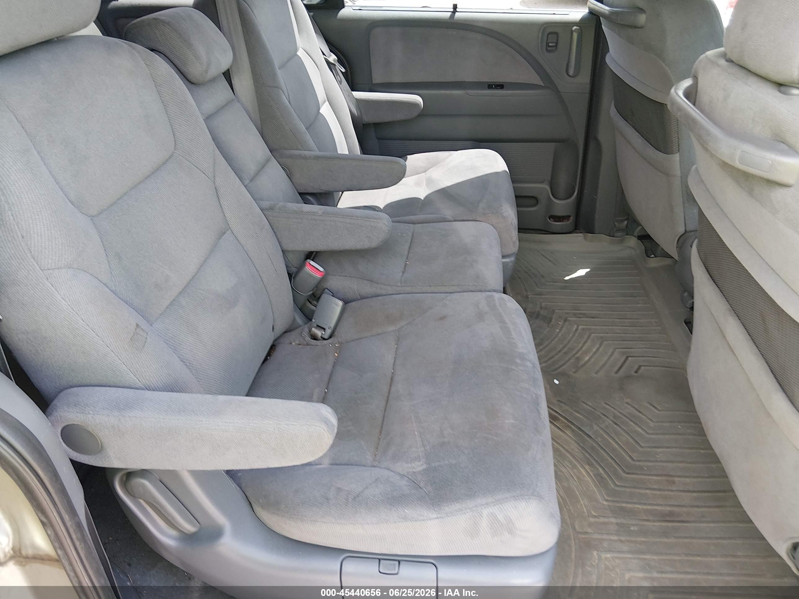 2007 Honda Odyssey Ex Silver vin: 5FNRL38427B045170