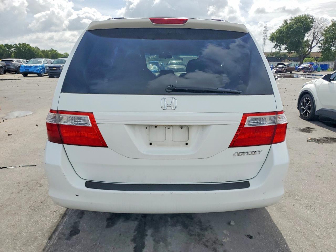 2005 Honda Odyssey Ex White vin: 5FNRL38435B033591