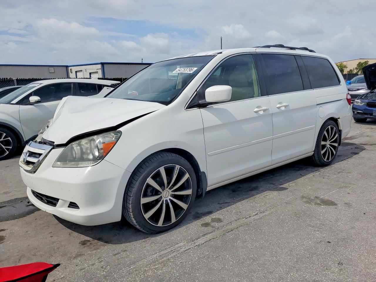2005 Honda Odyssey Ex White vin: 5FNRL38435B033591