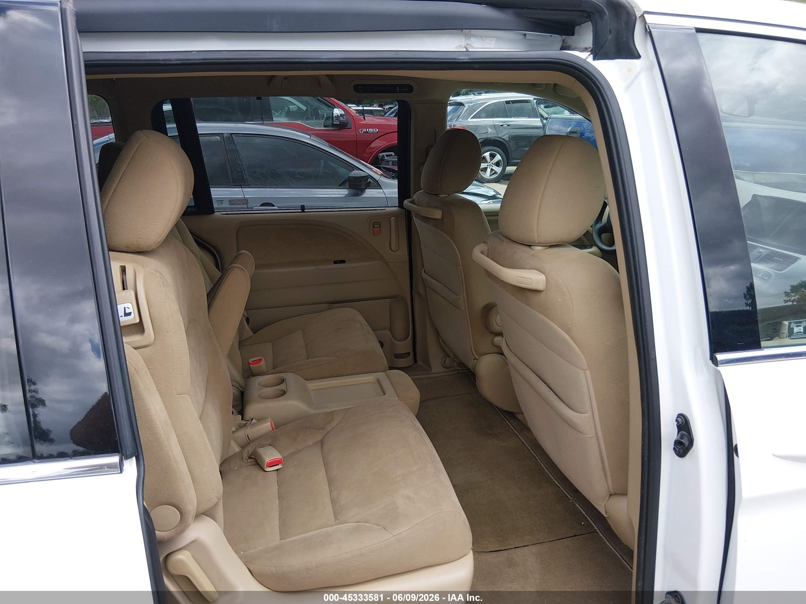 2008 Honda Odyssey Ex White vin: 5FNRL38438B052405
