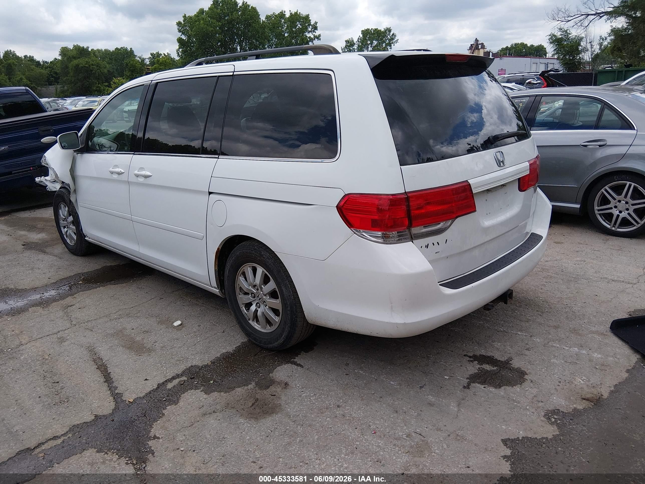 2008 Honda Odyssey Ex White vin: 5FNRL38438B052405