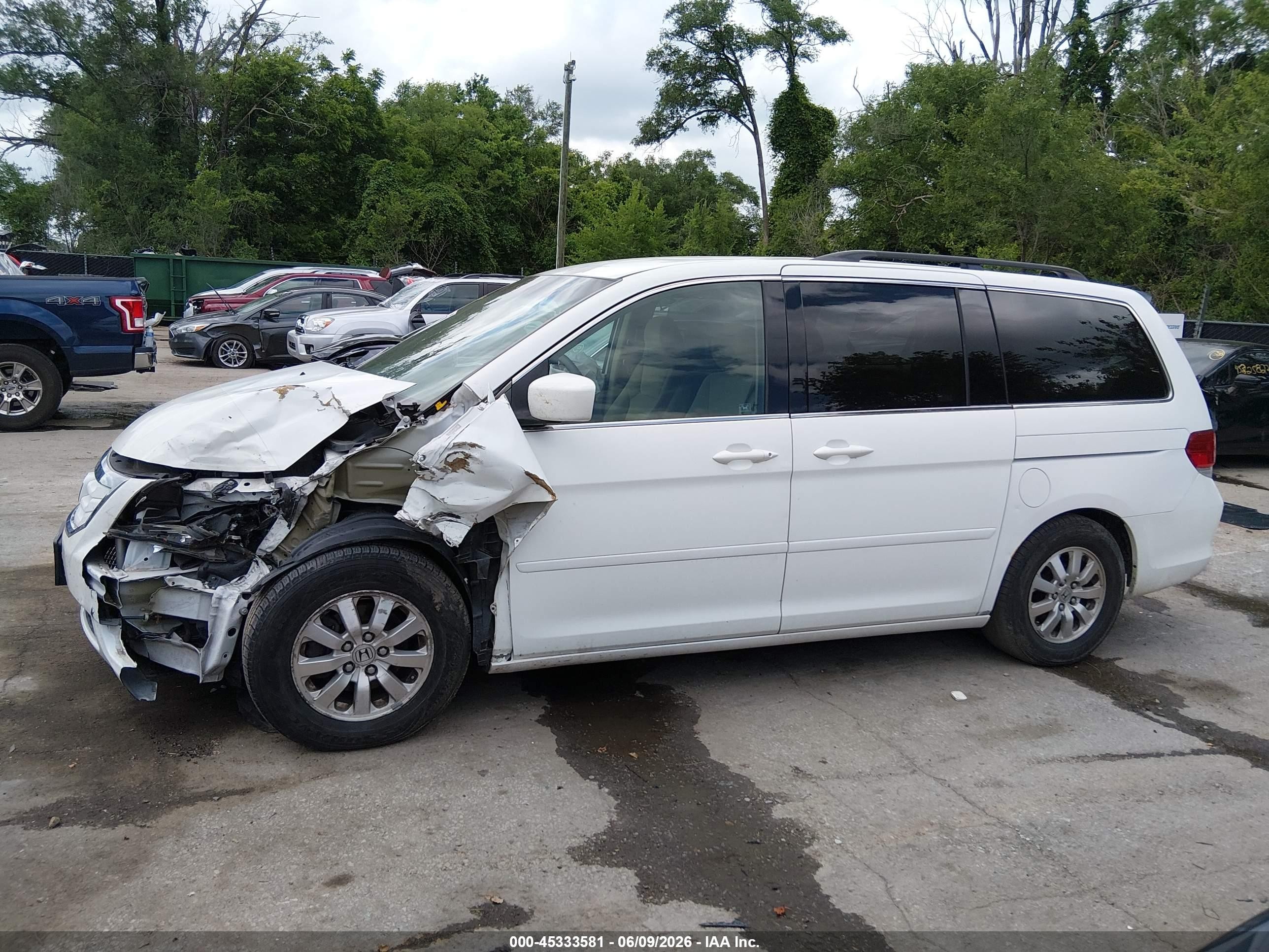 2008 Honda Odyssey Ex White vin: 5FNRL38438B052405