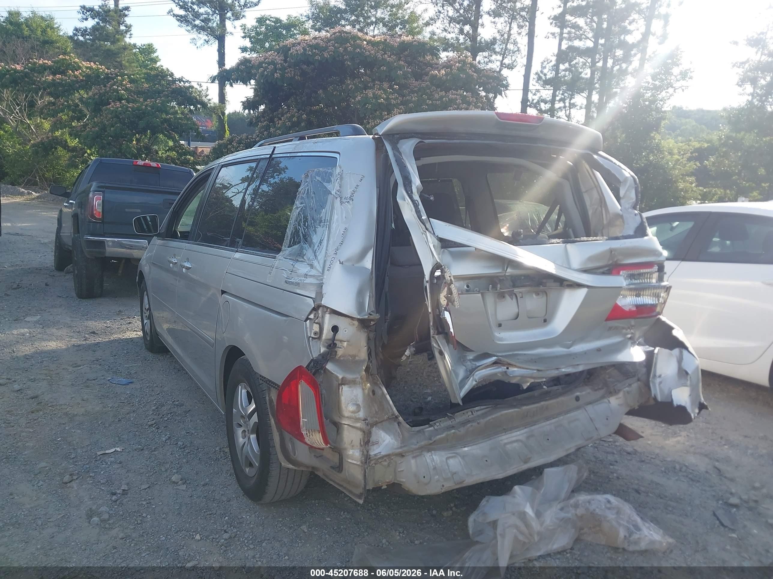2005 Honda Odyssey Ex Silver vin: 5FNRL38445B422417