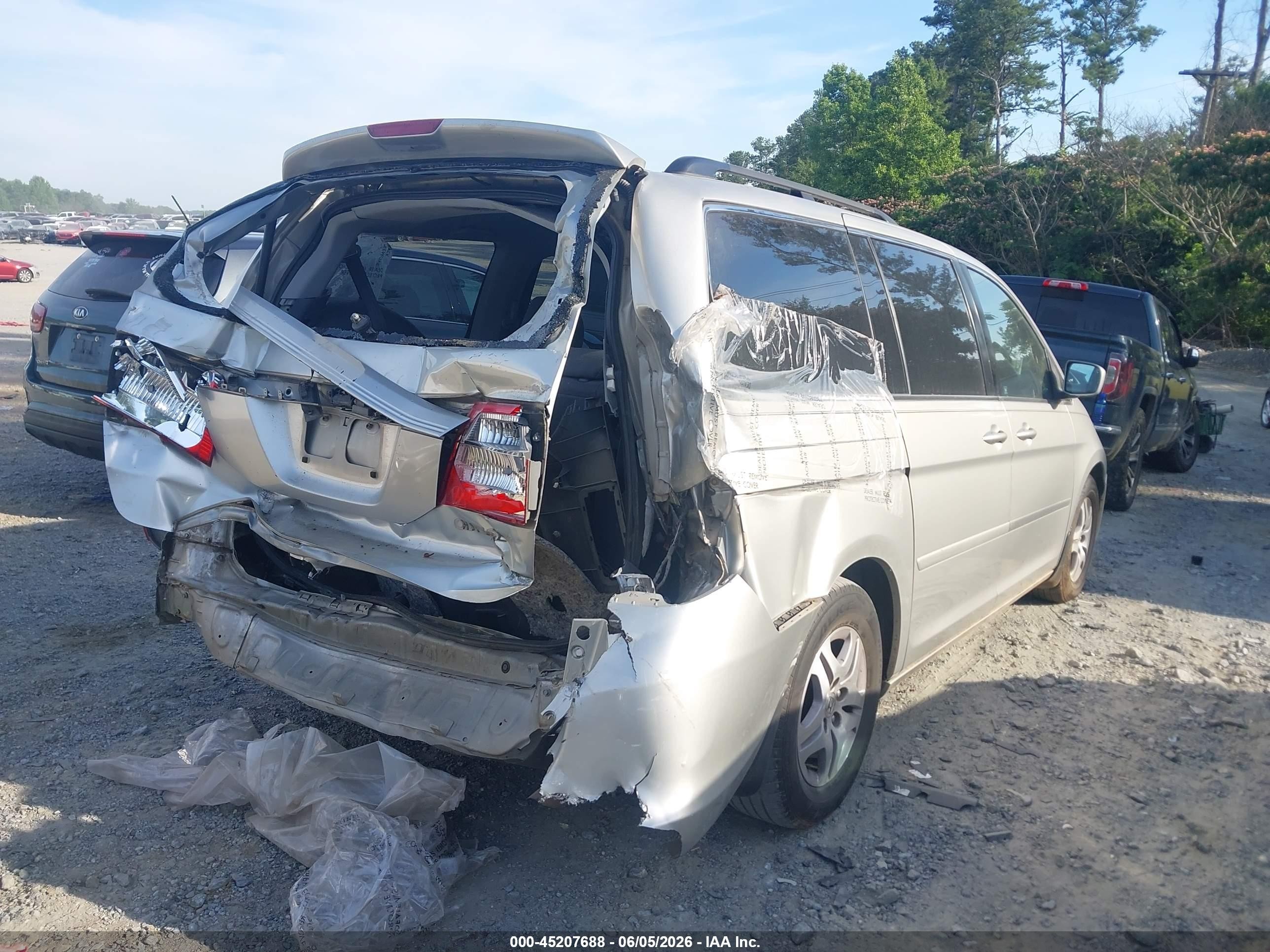 2005 Honda Odyssey Ex Silver vin: 5FNRL38445B422417
