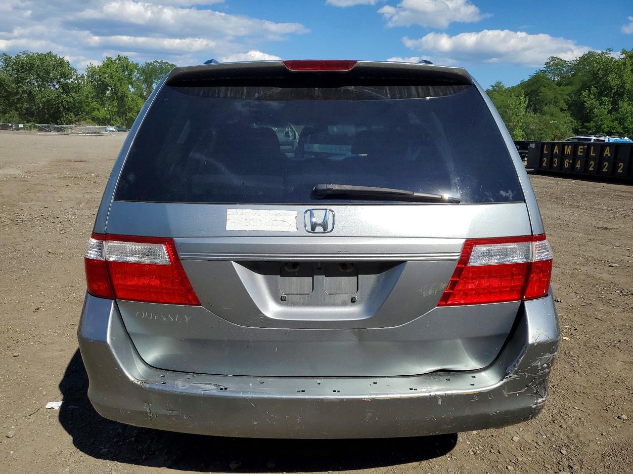 2006 Honda Odessey Silver vin: 5FNRL38446B049820