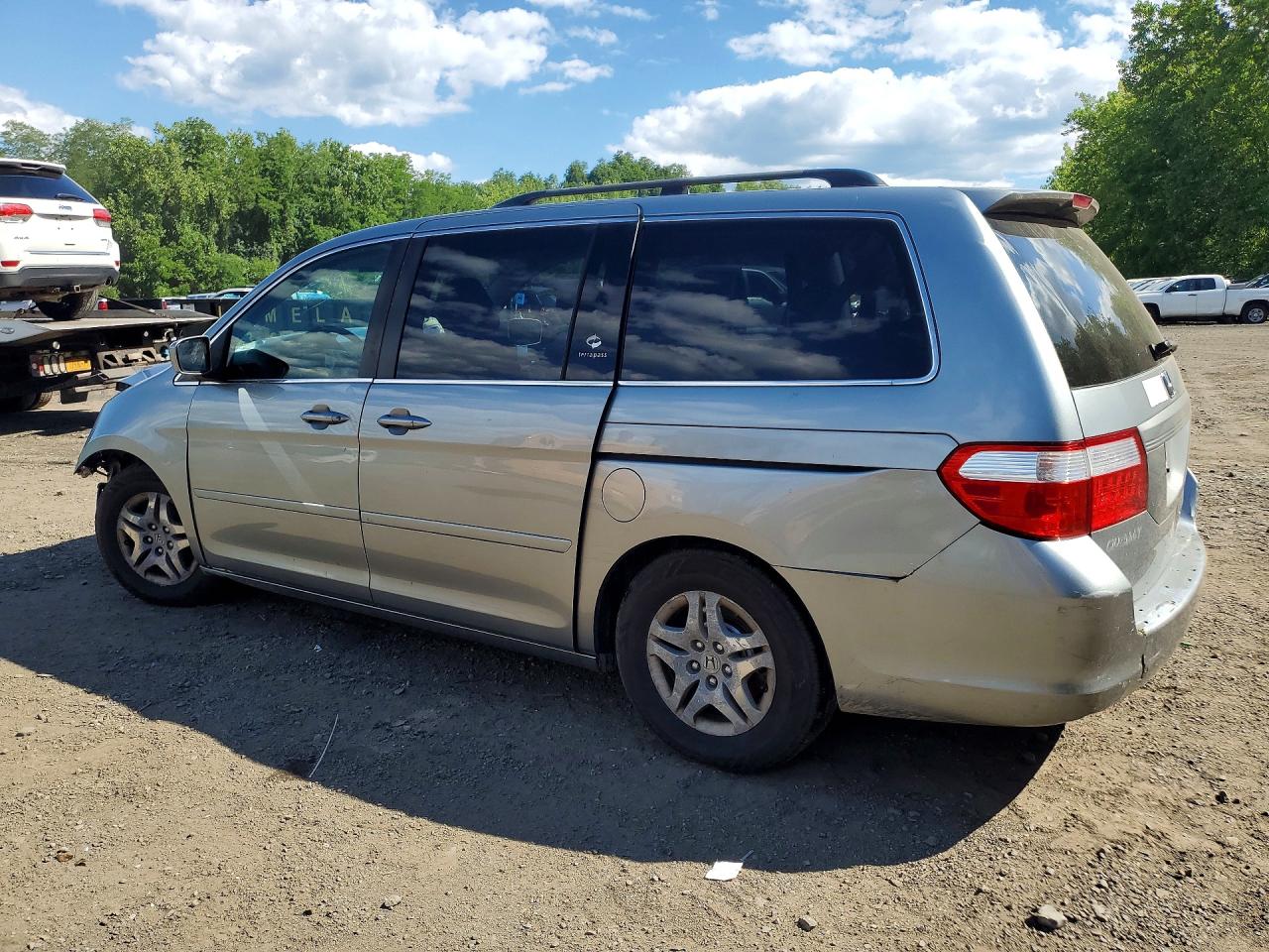 2006 Honda Odessey Silver vin: 5FNRL38446B049820